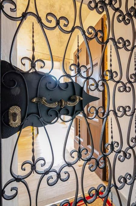 Casa Aldrovandi: Elegante E In Centro Storico Bologna Eksteriør bilde